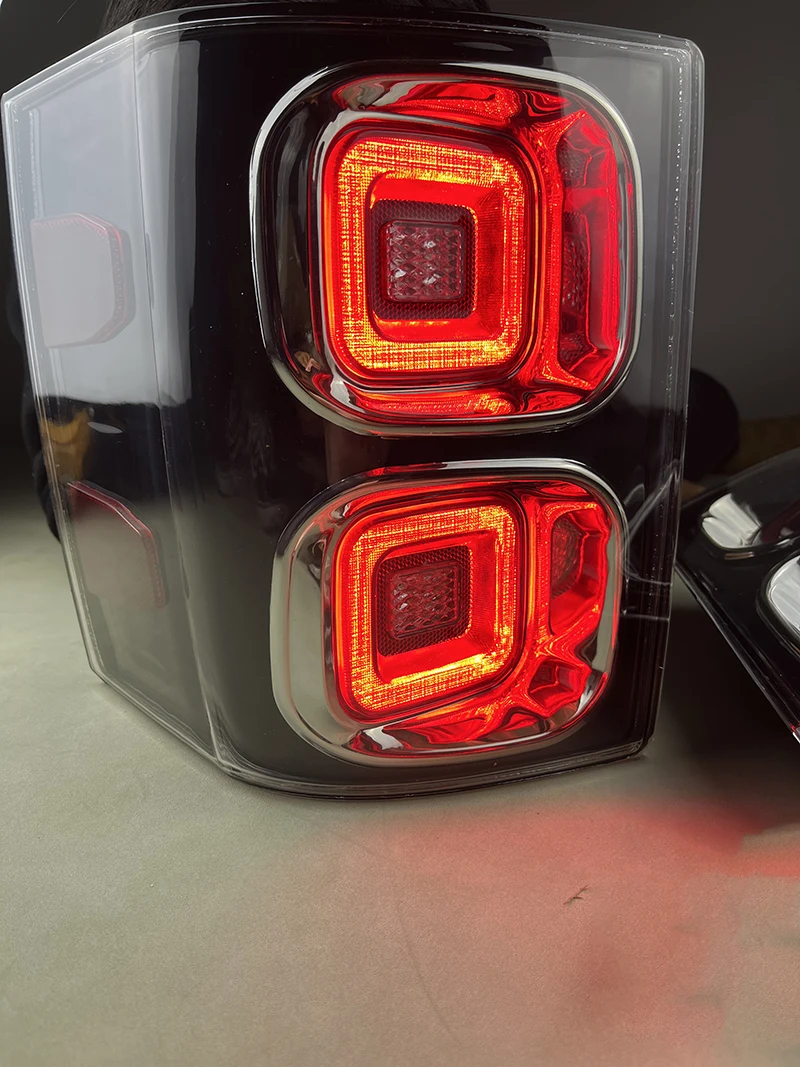 Tail Lamp Assembly Suitable for Land Range Rover 2002 2003 2004 2005 2006 2007 - 2012 Old Style Is Converted Into The New Style