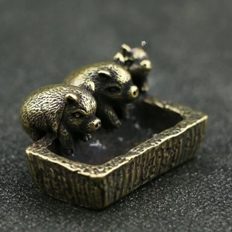Creative And Personalized Three Little Pigs Eating Food Retro Brass Ornament Home Decoration