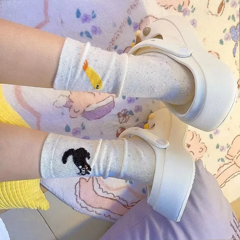 新しい秋のヴィンテージドット柄女性用猫魚ソックス、かわいい漫画の猫魚柄ミドル丈ソックス、柔らかい保温性のあるクルーソックス