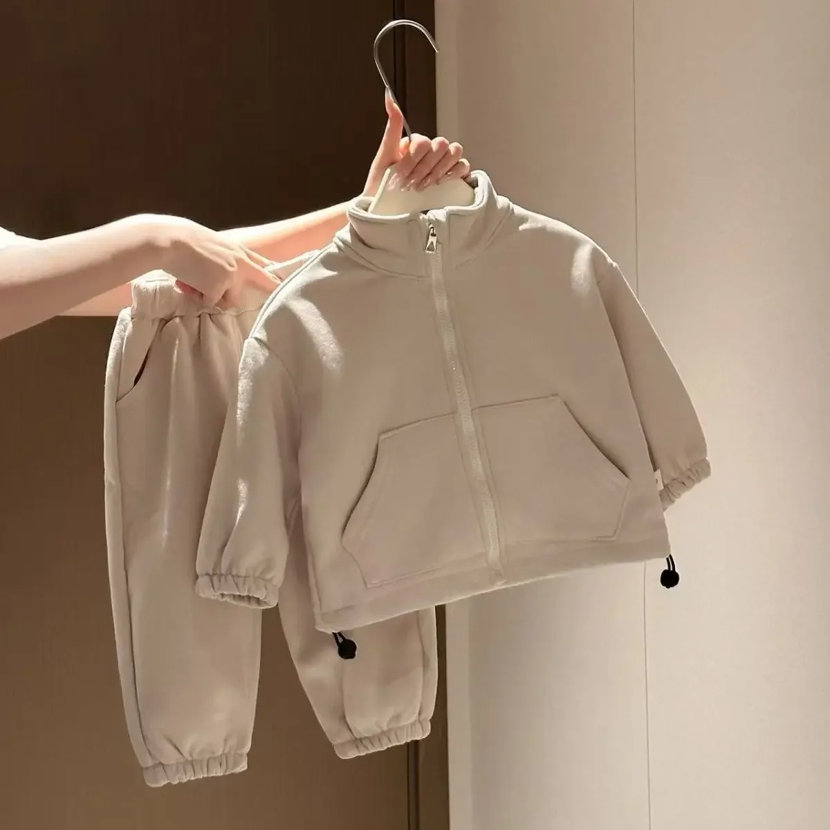 

Autumn and Winter Boys' Plush Set 2026 New Western Style Baby and Children's Warm Thick Coat Pant Two Piece Set