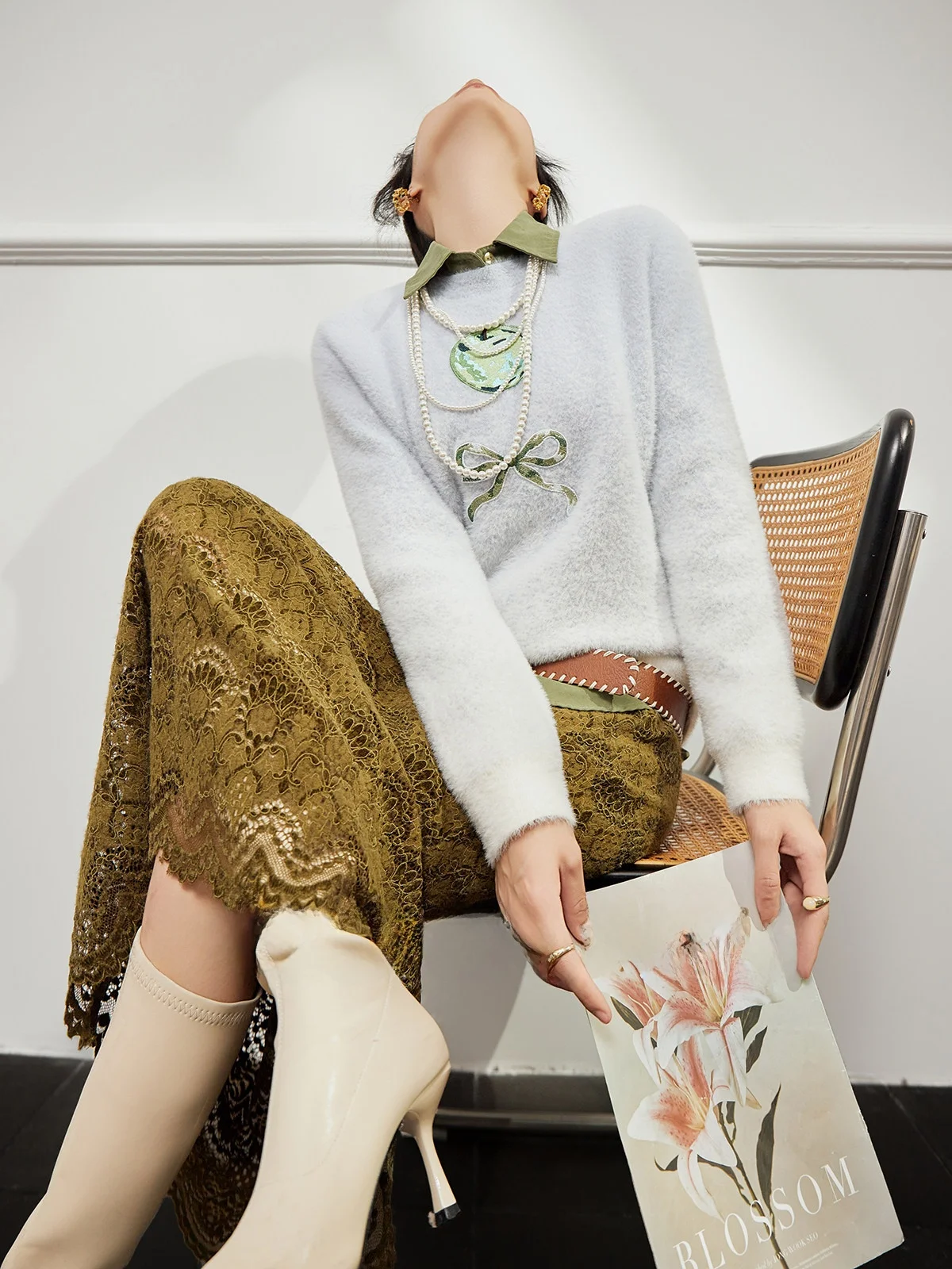 

Soft Light White Loose Knitted Sweater Women's Faion Korean Sle Autumn New Arrival Versatile Top Uncle Brand