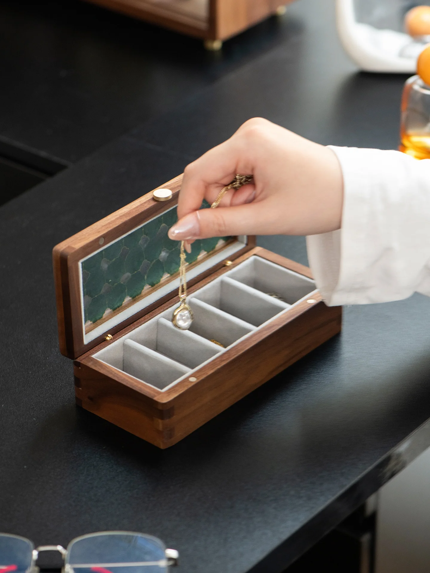 

Wooden Jewelry Box with Compartment Cover Anti-Oxidation Storage Organizer Vintage Style Handmade Woodwork