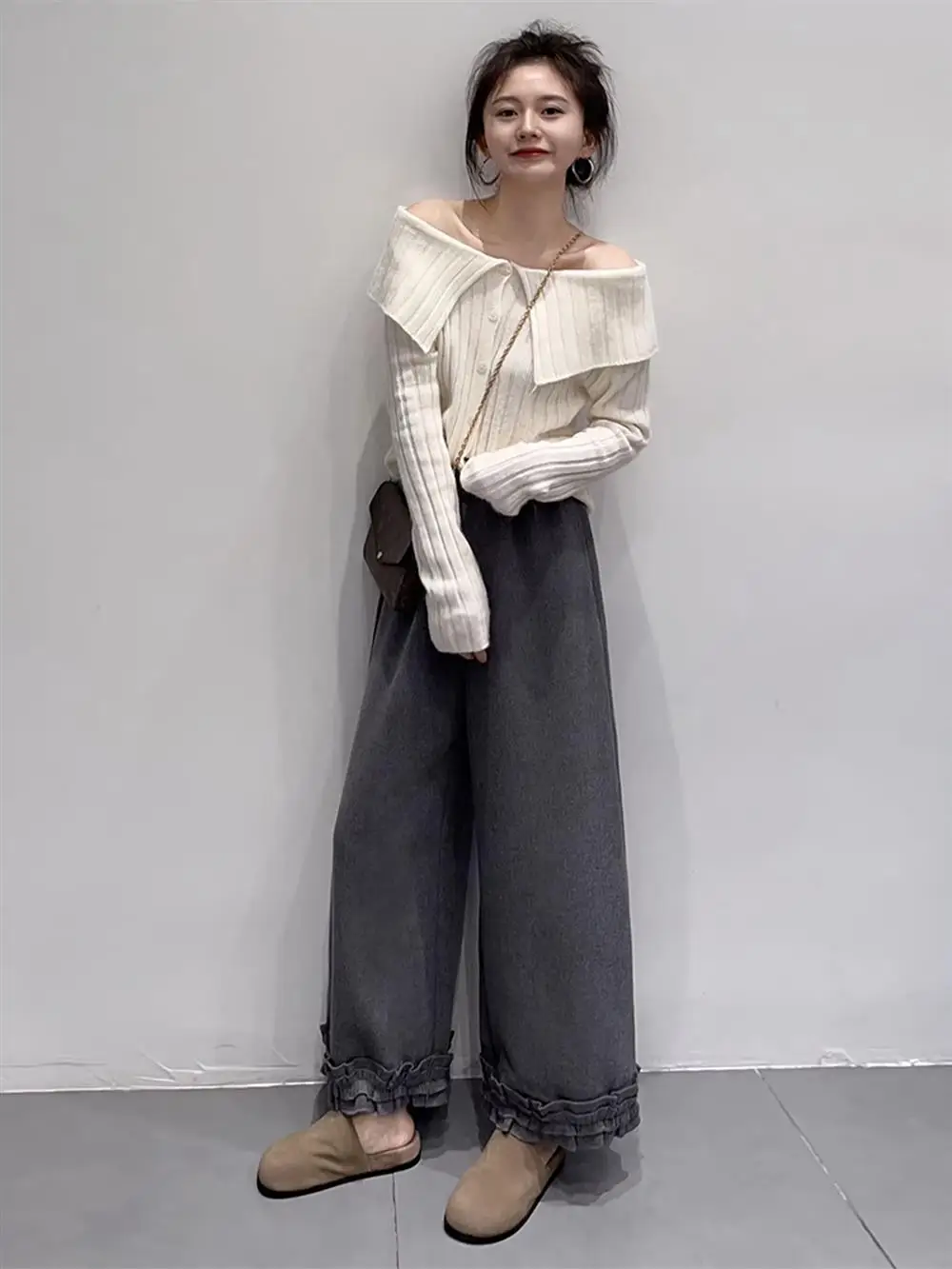 

Ele вязаный свитер с открытыми плечами бежевого цвета для женщин, высококачественный ленивый слей, новый осенне-зимний топ, модный и удобный