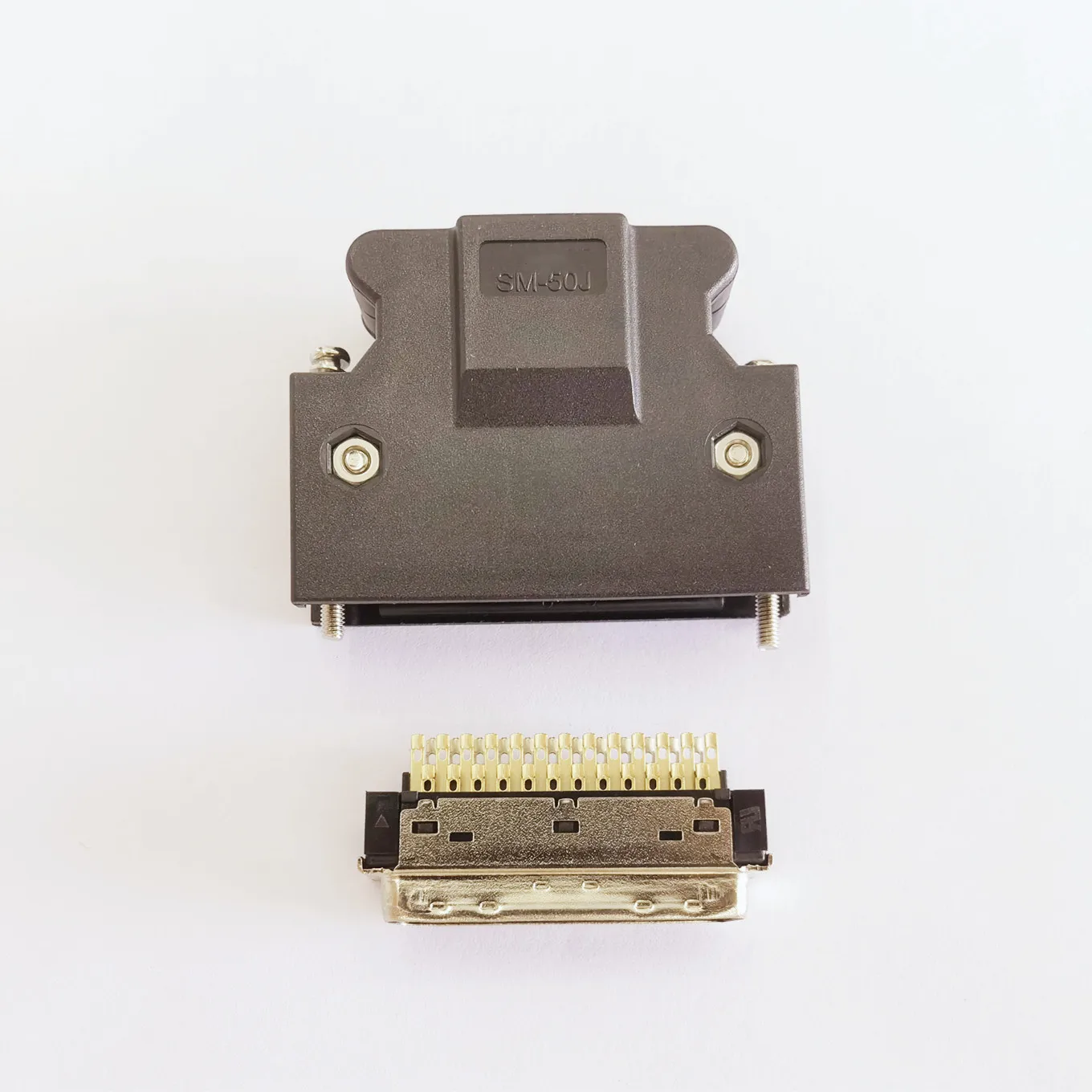 Original New 100% SM-50J MR-J3CN1 50-core connector SCSI-50P