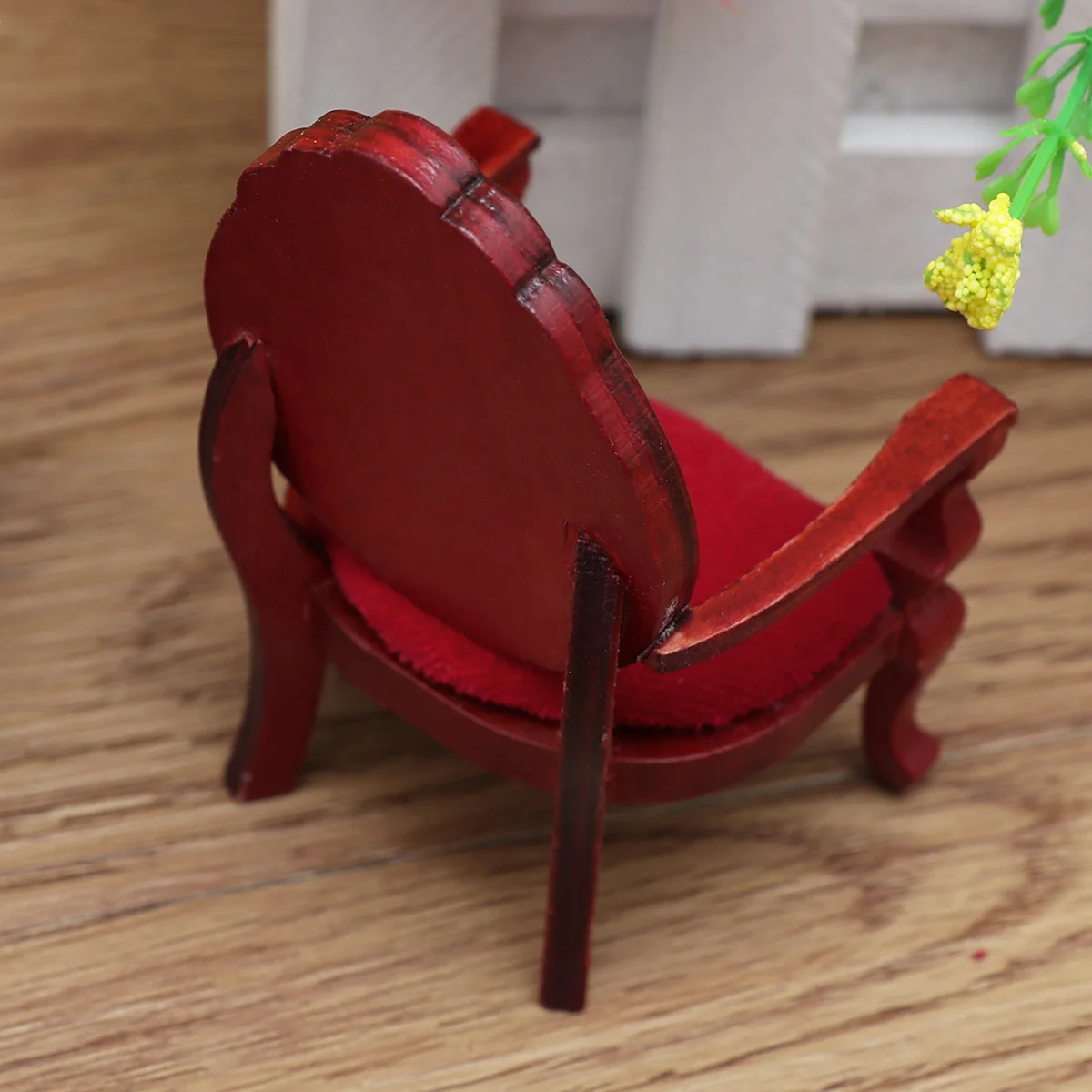 Gesneden stoel Mini-huismeubilair Vintage houten stoelen Kinderkamer Decor Lichtgewicht creatief speelgoed Display Mini-meubilair