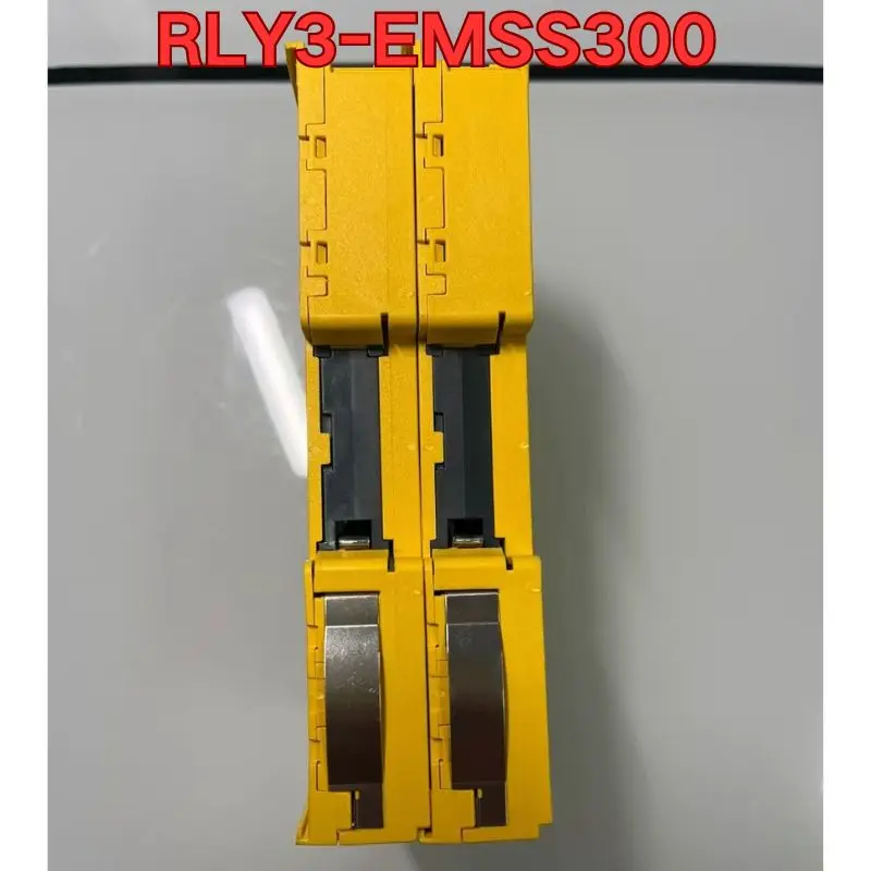 

Second-hand RLY3-EMSS300 safety control unit function test is normal Original authentic Latest Pricing for 2026