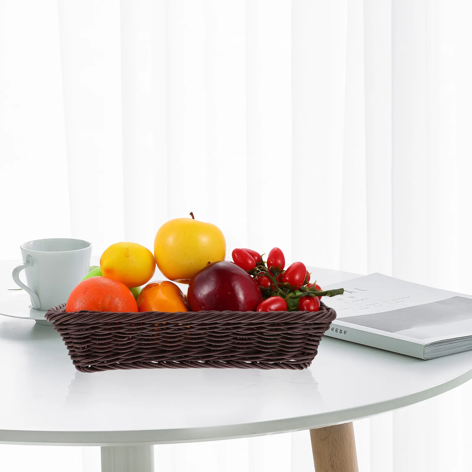 

1Pcs Plastic Fruit Basket Elegant Imitation Rattan Storage Basket for Snacks Fruits Picnic Creative Household Decorative