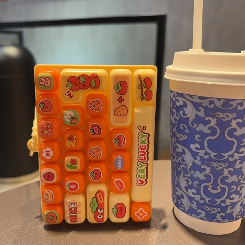 Drückbare Tasten, 26 Tasten, Tastatur-Schlüsselanhänger, zur Stressbewältigung, klare Tastenklänge, mechanische Tastatur, Cartoon-Frucht-Design, Plastik-Fidget – Detail 6
