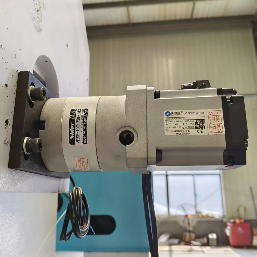 

VRSF NIDEC Gear Reducer Gear Reduction Drive Keyway Planetary Servo Reducer 750W for Servo Gearbox