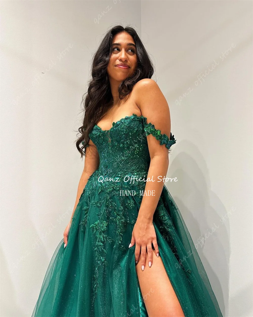 Qanz Emerald Green Formal Occasion Sparkle Appliques Lace Off Shoulder Evening Dresses A Line Slit Bridal Maids Dress Customized