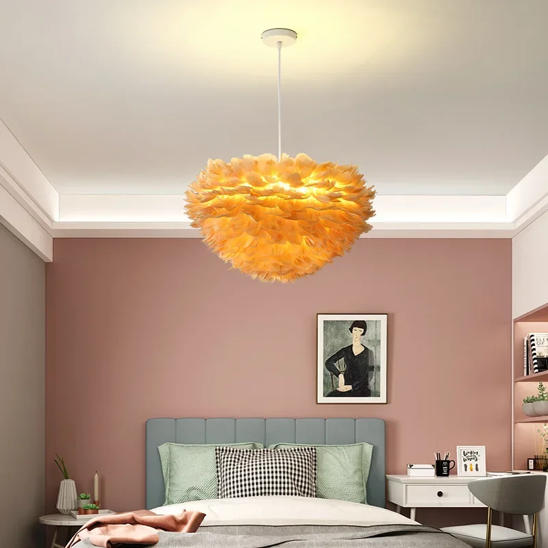 Wiele kolorów lampa wisząca z piórami do romantycznej pokoju dziewczęcego ubrania kawiarnia salon Home Decor LED nastrojowa lampka nocna