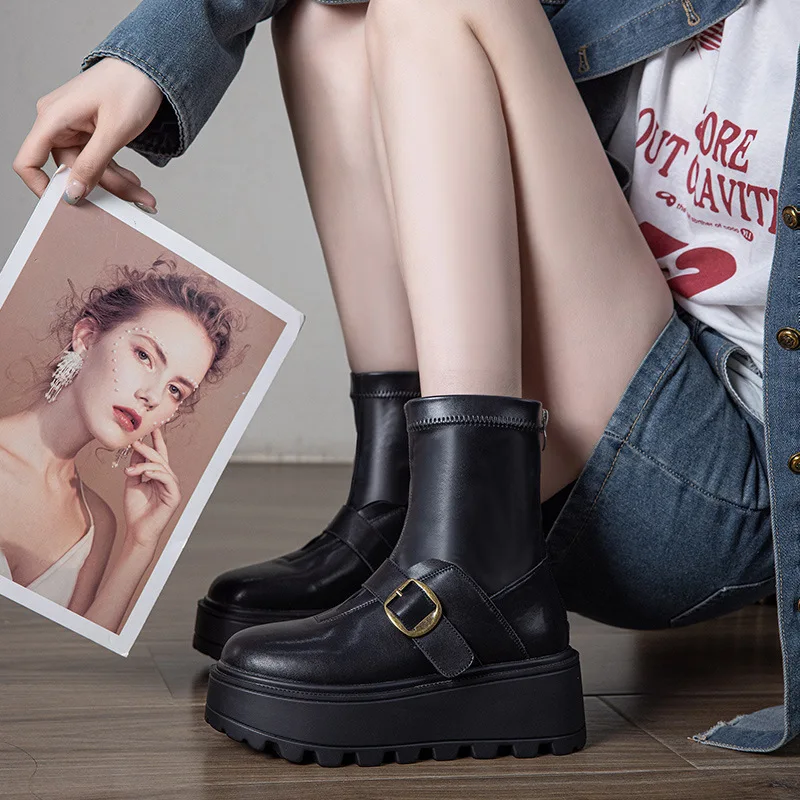 

Женские модные ботильоны из натуральной замши (7 см) на осень-зиму, утепленные, в стиле мотоциклетных мокасин, сапоги-трубы