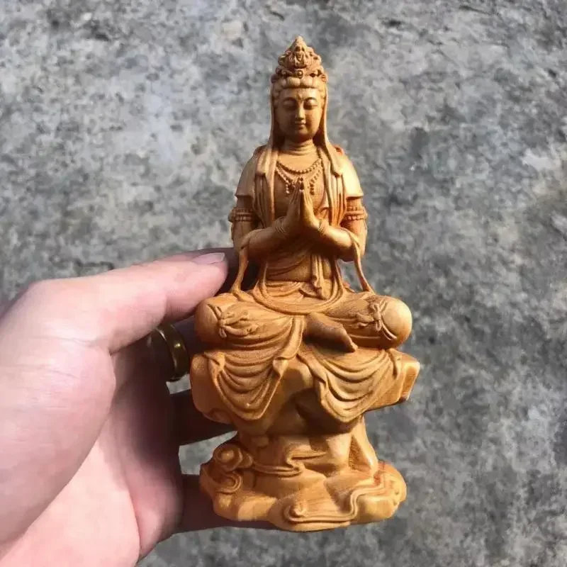 Cliff cedar wood carving Avalokitesvara Bodhisattva high-end car figures Buddha ornaments home Buddha hall offering pieces