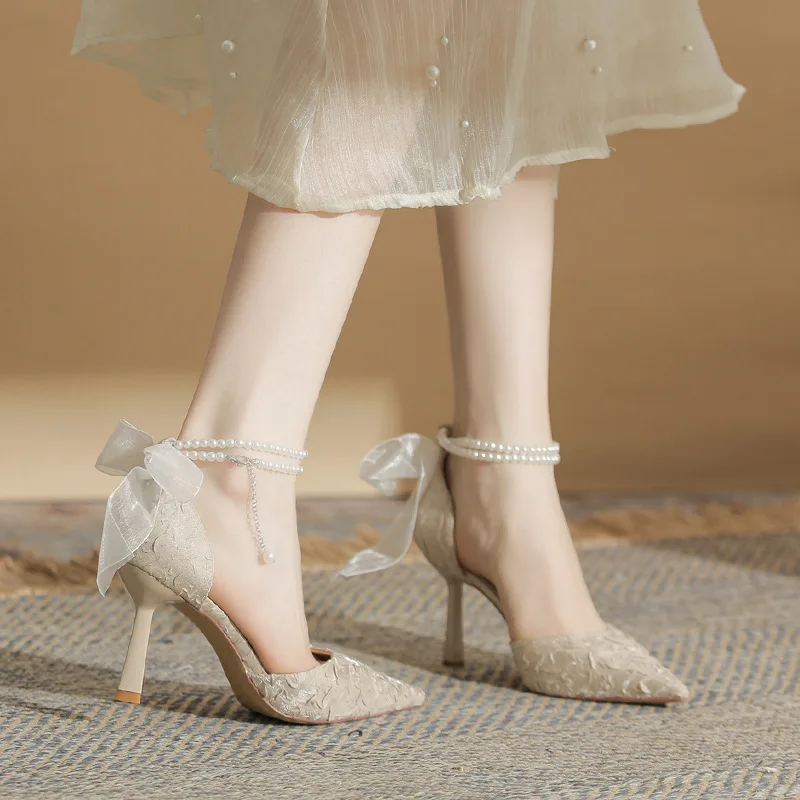 

2026 Women's Beige Lace Pointed-Toe Pearls Bow Ankle-Strap High Heels Elegant Wedding Party Shoes Q-432