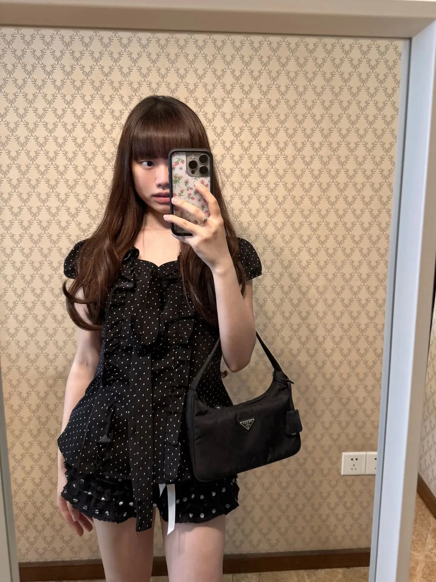 เสื้อผู้หญิงทรงสลิมฟิต ลายจุดสวยงาม สไตล์เกาหลี สำหรับฤดูร้อน ให้ลุคหวานซ่อนเปรี้ยว