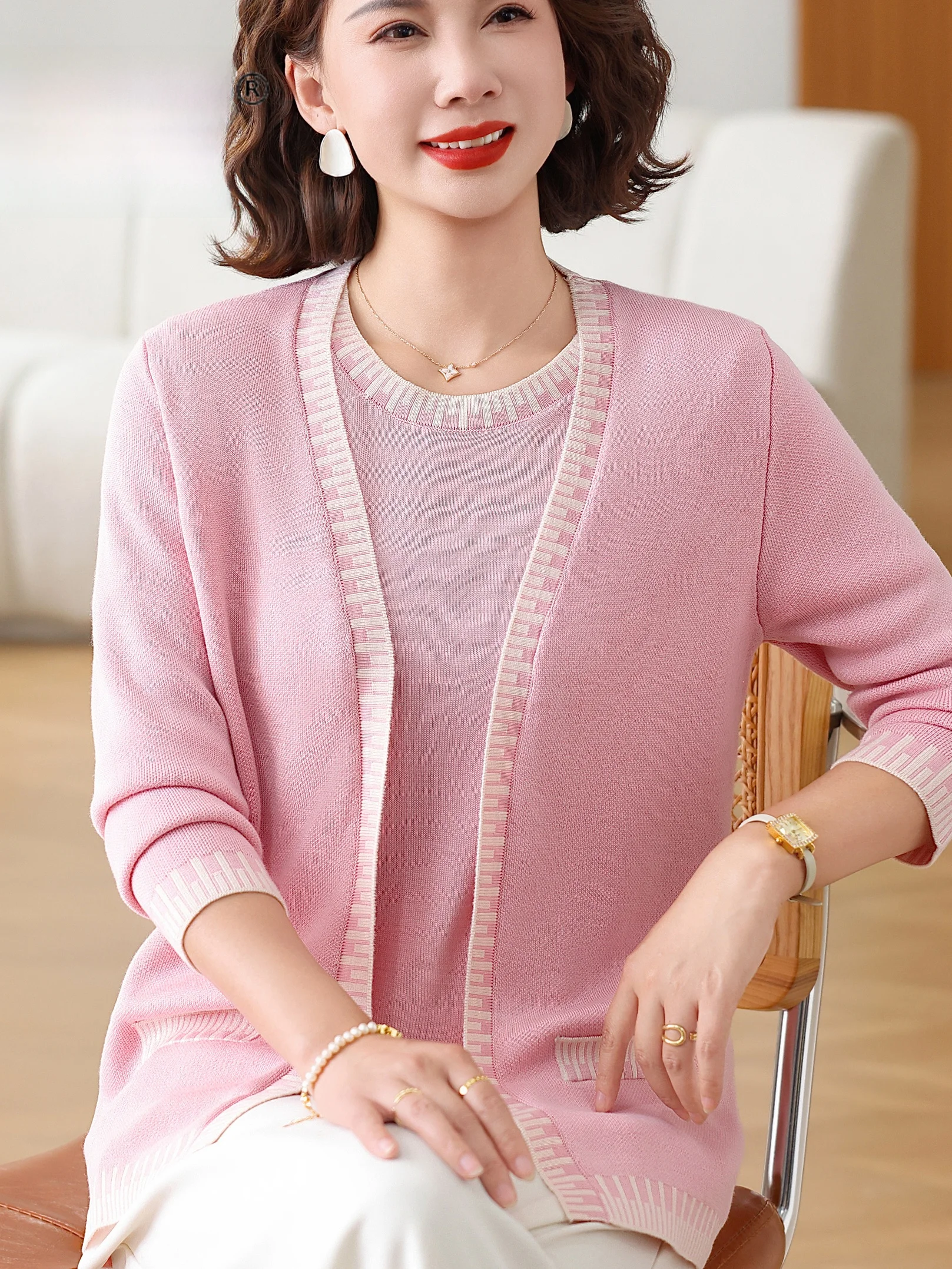 

Spring Summer Autumn Loose Fit Short Sleeve Knitted Top And Bottom Set for Middle-Aged Women Breathable Lightweight round Nec...