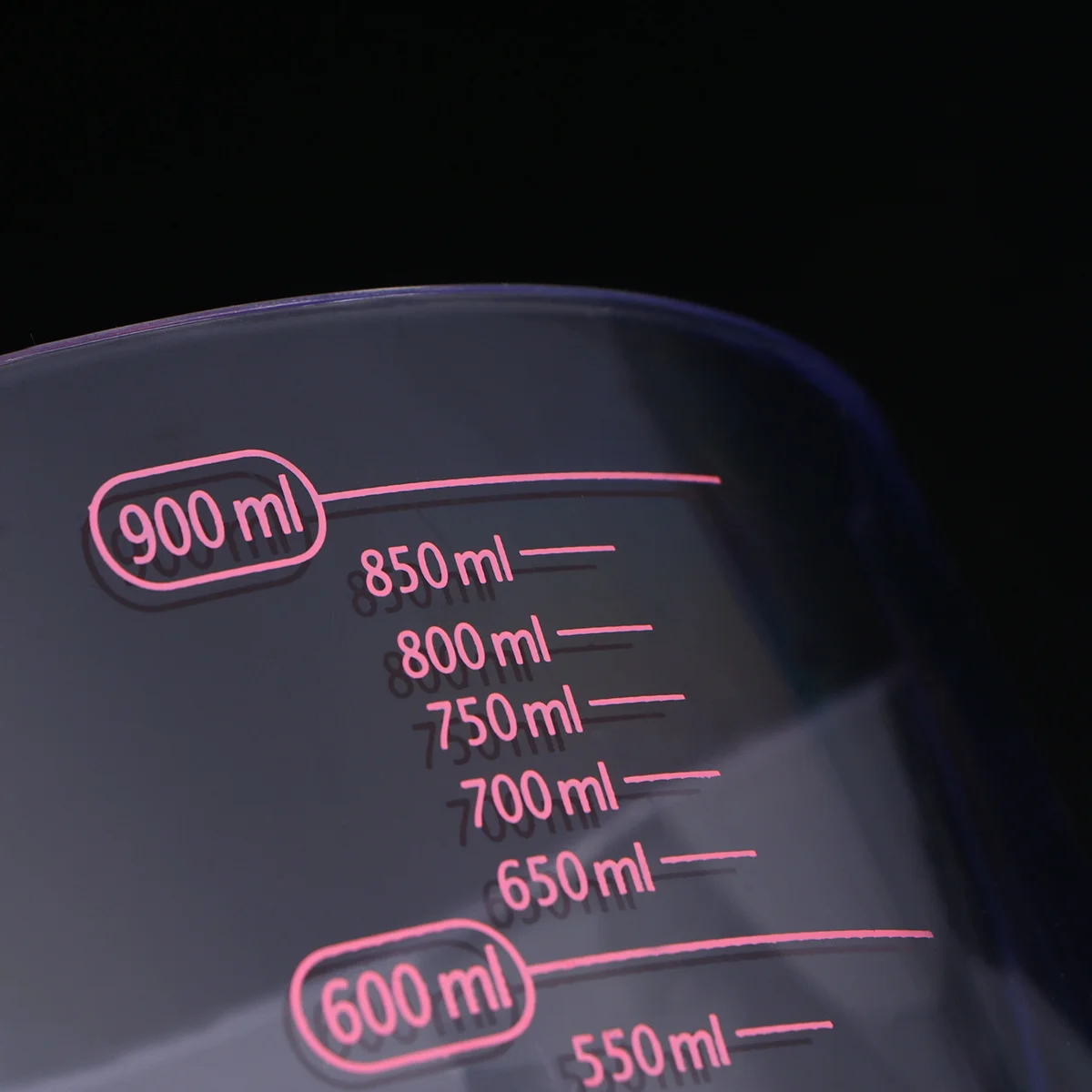 

900Ml Plastic Measuring Cup Transparent Graduated Kitchen Baking Liquid Pitcher With Scale Non-Drip Spout Comfortable Handle