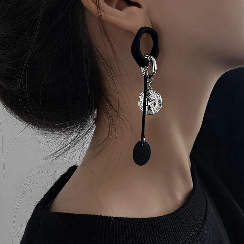 Stylowe Vintage czarne długie kolczyki z wisiorkiem portretowym moda Temperament osobowość kolczyki z frędzlami dla kobiet gorący prezent na biżuterię
