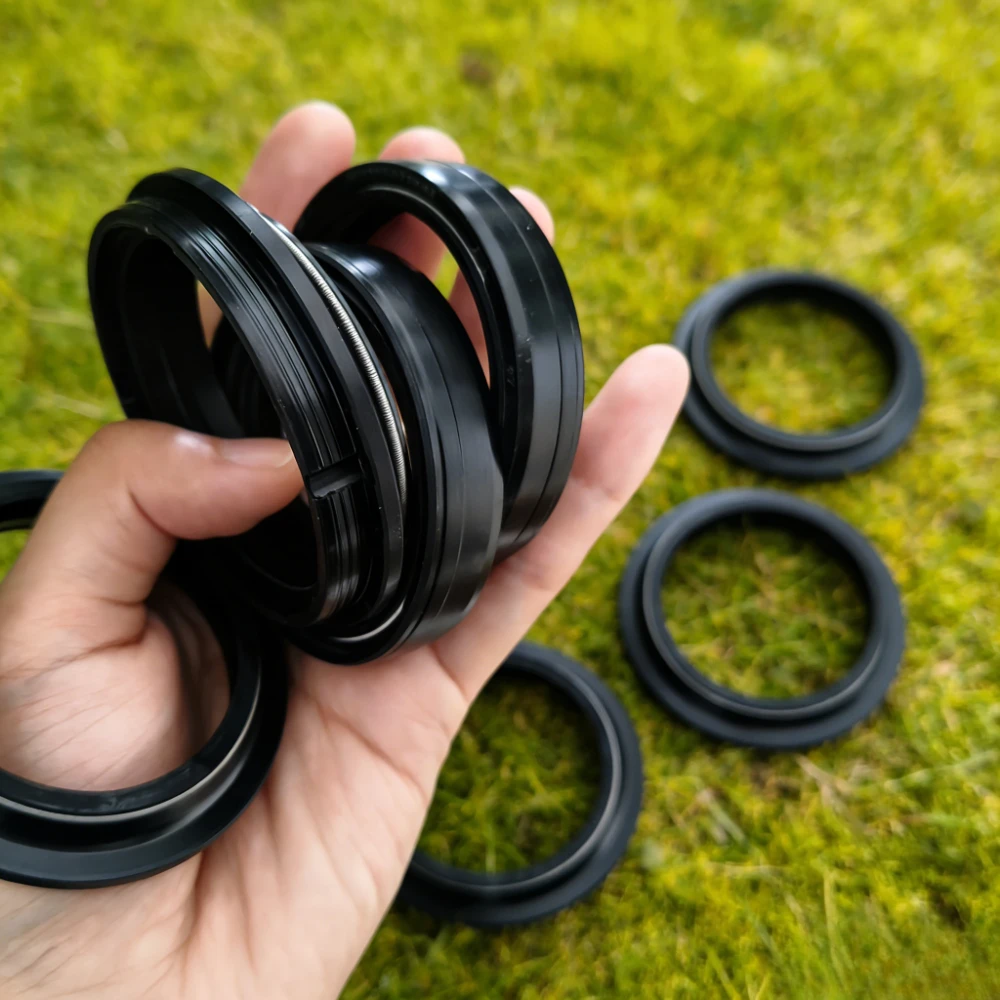 

37x50x11 37 50 11 mm Front Fork Damper Oil Seal 37*50 Dust Cover For For Suzuki RM85 XN85 D Turbo RM XN 85 TU250 TU GZ 250 GZ250