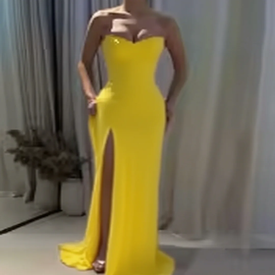 

Customized exquisite sleeveless beaded crystal floor-length mermaid formal evening dress for ladies.