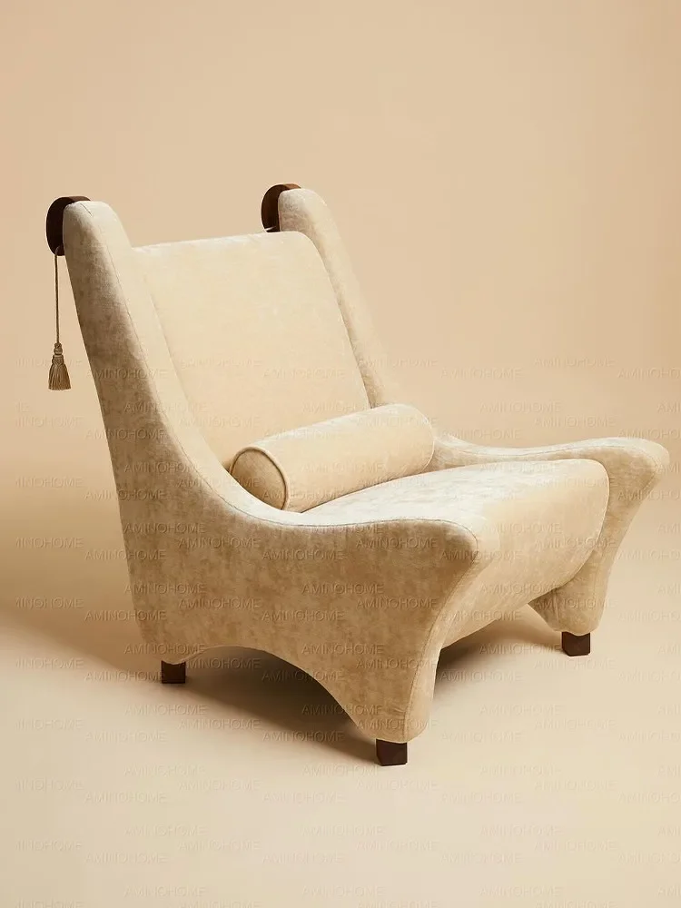 

French medieval cream wind single sofa chair, living room balcony fabric leisure chair, retro high-end small sofa