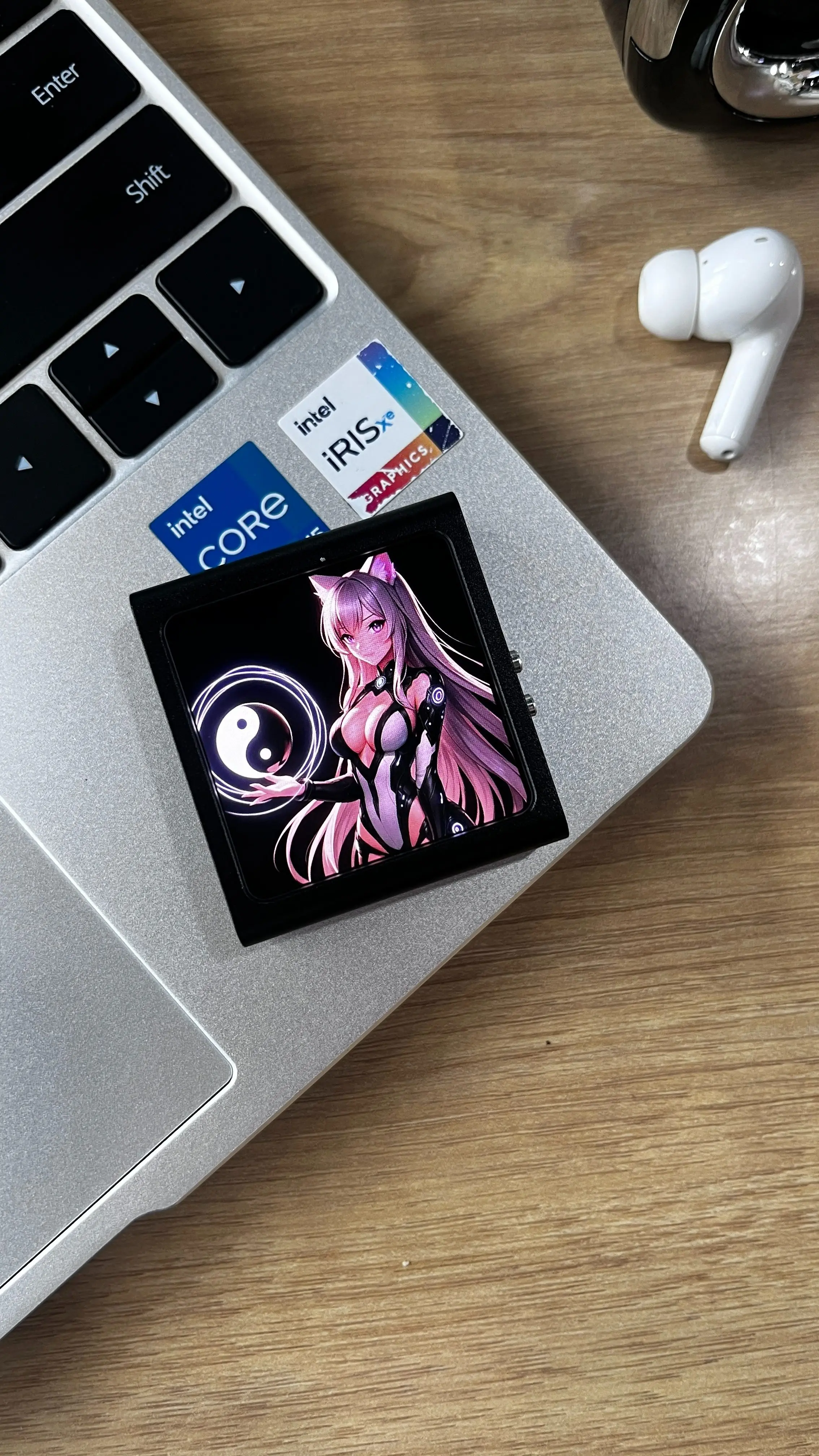 

FAKE_POD_NANO Ретро-игровой музыкальный плеер — Hi-Fi аудио без потерь, 2-дюймовый AMOLED-экран, ESP32-S3, ЦАП USB, Bluetooth, поддержка FLAC/MP3