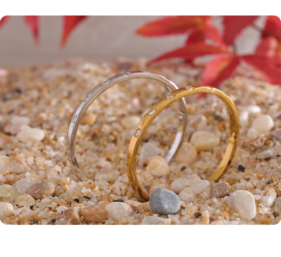 Yhpup Stilvoller Armreif aus Edelstahl mit Zirkonia, 18 Karat vergoldet, wasserdichter Schmuck für Damen, Charm-Mode – Detail 10