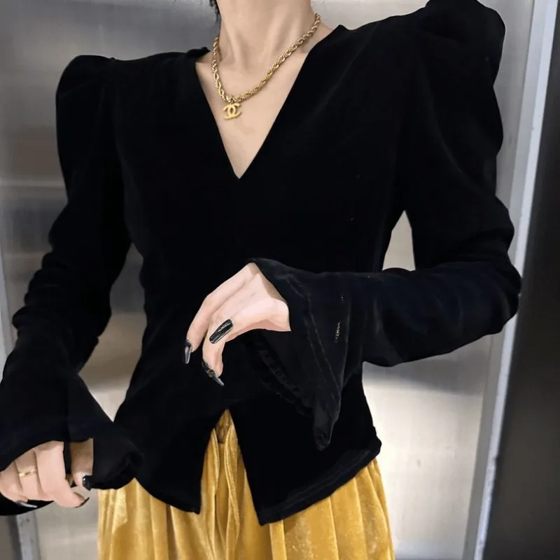 

French Retro Velvet Versatile Waist Slit Puff Sleeve Shirt for Women 2025 Autumn New Temperament Top