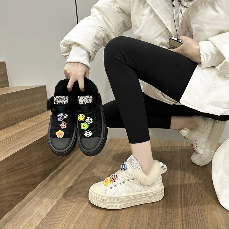 

Platform Muffin White Velvet Shoes Women's Spring New Little White Fashion Casual Board Versatile Sneakers Lace-up