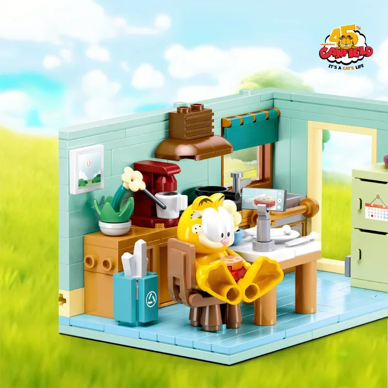 

Garfield Official Licensed Building Blocks Cute Cat DIY Kit Cozy Home Scene Decor for Desk