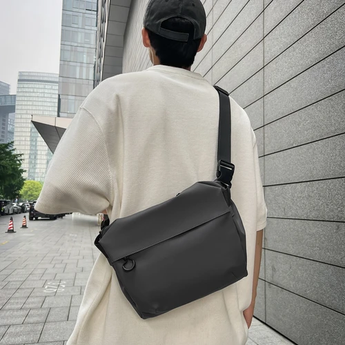 캐주얼 크로스백 소프트 스타일 남성용 가벼운 캐주얼 운동 남성용 심플 무지 크로스백 가방 크로스백
