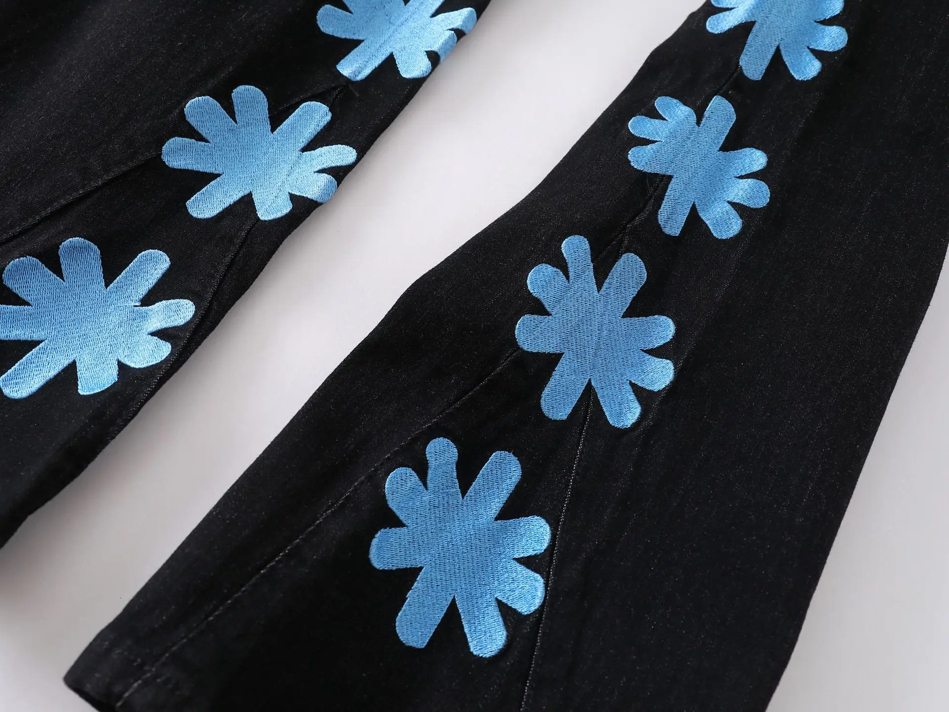 LOSTSHDWS 2025 Fashion Logo Jeans Embroidered High-Street Unisex Casual Fashion Denim Pants