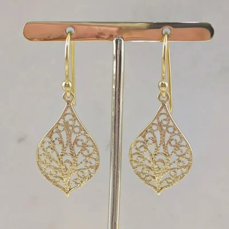Bohemia Vintage Carve Rattan Flower Antikgoldfarbener Tropfen-Ohrring für Frauen, hohler, unregelmäßiger geometrischer Schmuck