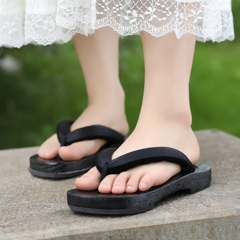 2026 New Summer Women Japanese Style Wooden Clogs Sandals Thick Sole Flip Flops Non-Slip Wear-resistant Home Outdoor Slippers 3