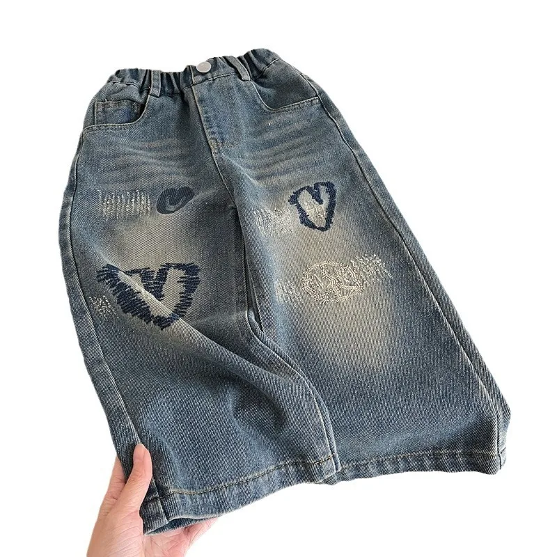 Nuova primavera autunno bambini vestiti per bambini ricamo a cuore ragazze pantaloni a gamba larga neonata Jeans larghi Casual dritti