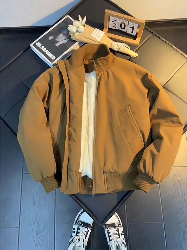 

Утепленная коричневая куртка-бомбер с воротником-стойкой для мужчин, зимняя летная куртка, молодежная повседневная куртка в бейсбольном стиле, приталенная, с короткими рукавами