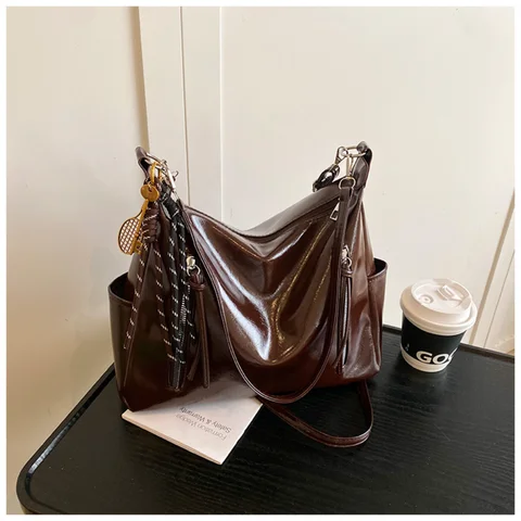 Retro Patent Leather Women's Shoulder Bags Large Capacity Ladies Crossbody Bag Solid Color Female Underarm Bag Tote Handbags