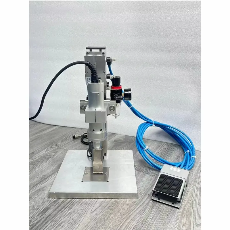 Ultrasonic Plastic Welding Machine For Western-style Men's Anti-wrinkle Shirt Garters