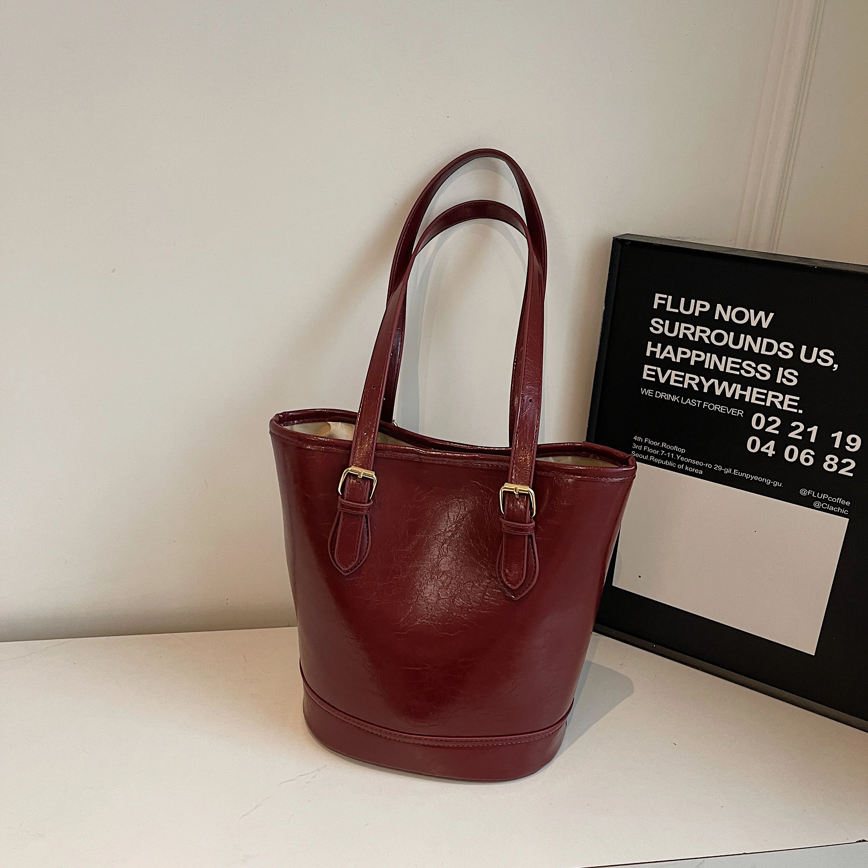 

Vintage Red Bucket Bag 2026 New Women's Large Capacity One Shoulder Bags for Wedding French Texture PU Handbags Trend