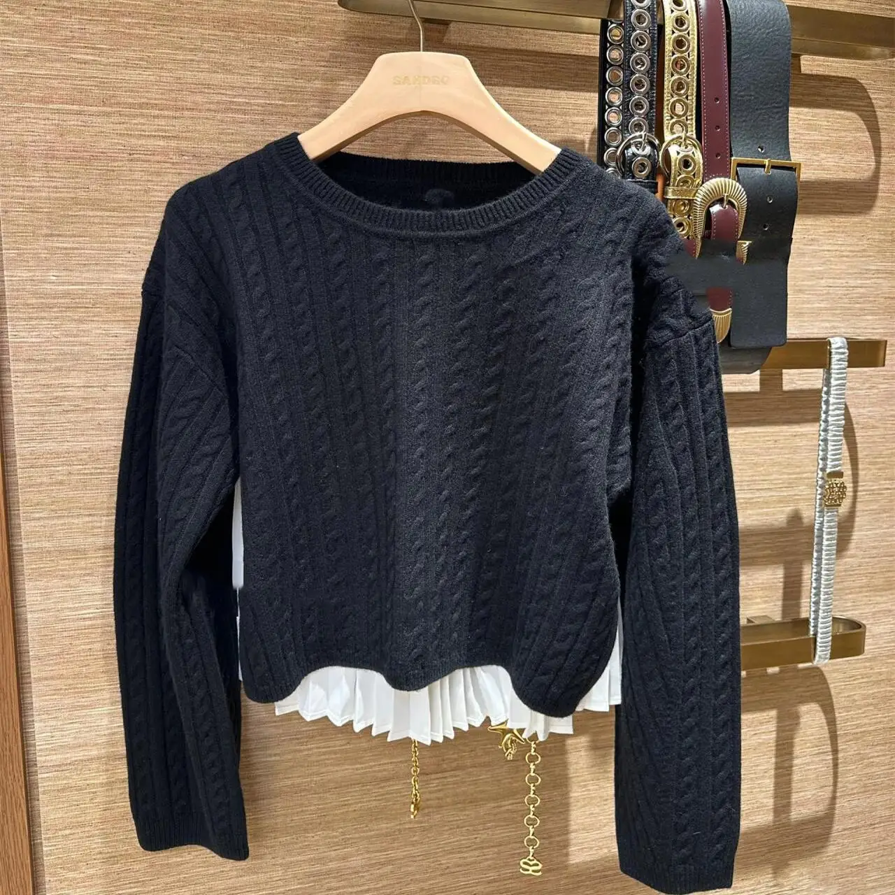 High-End Version Black Pleated Women's Knitted Sweater Autumn Winter Twist Knitwear Short Style Long Sleeve round Neck Top