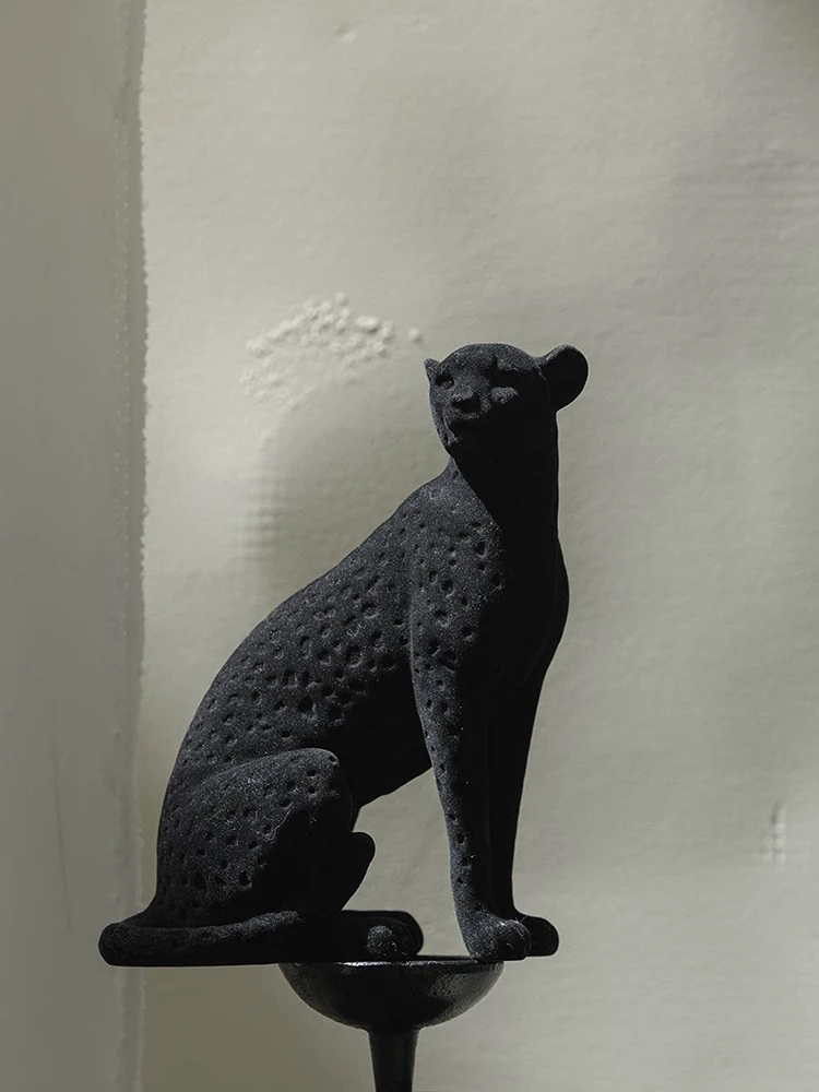 Luxury Flocking Black Leopard Art Sculpture Ornament Home Living Room Foyer TV Cabinet Hotel Office Desktop Statuette Decoration