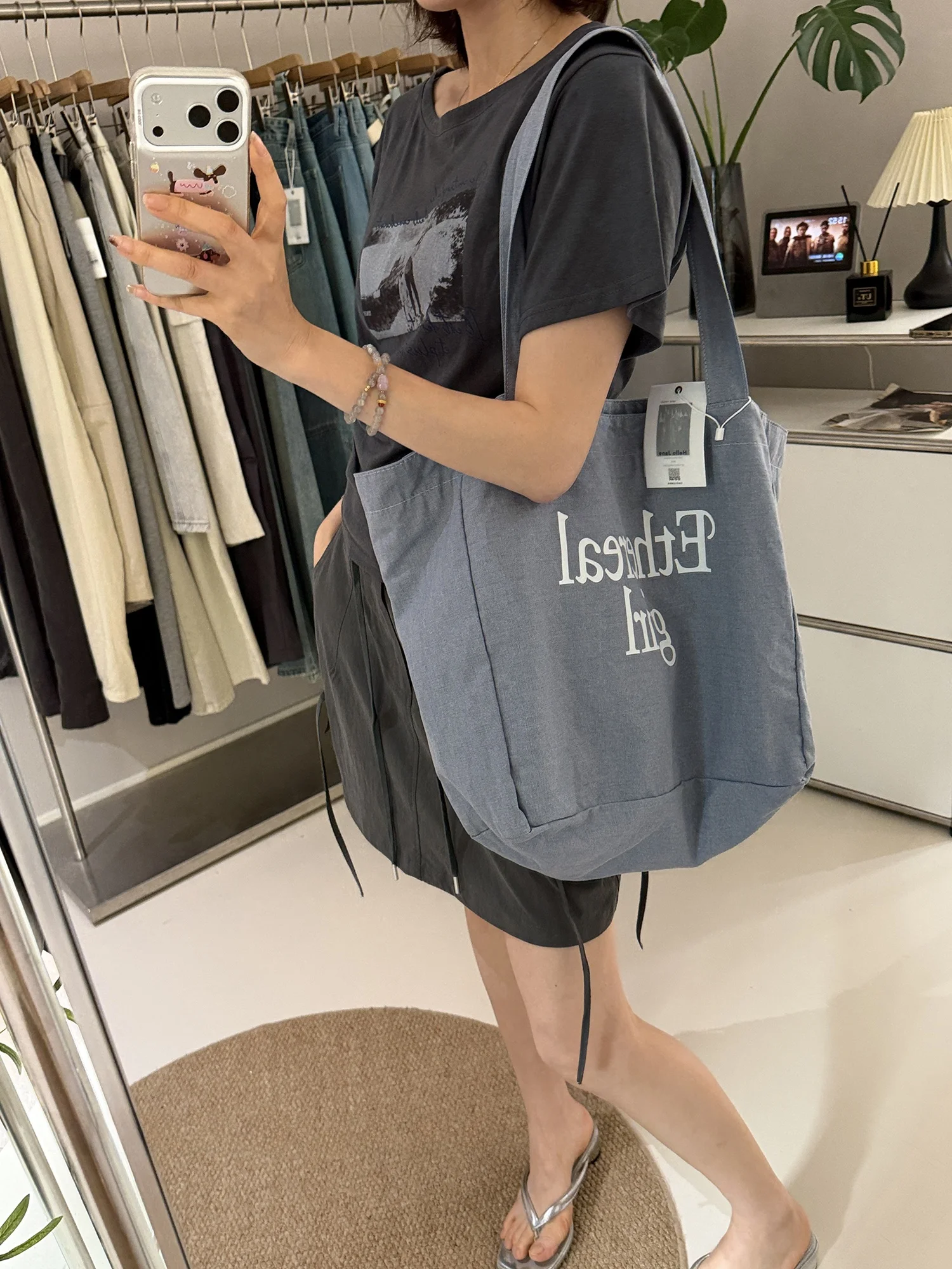 large-capacity-canvas-tote-bag-women's-casual-style-letter-print-single-shoulder-bag-commuter-bag-versatile-handbag