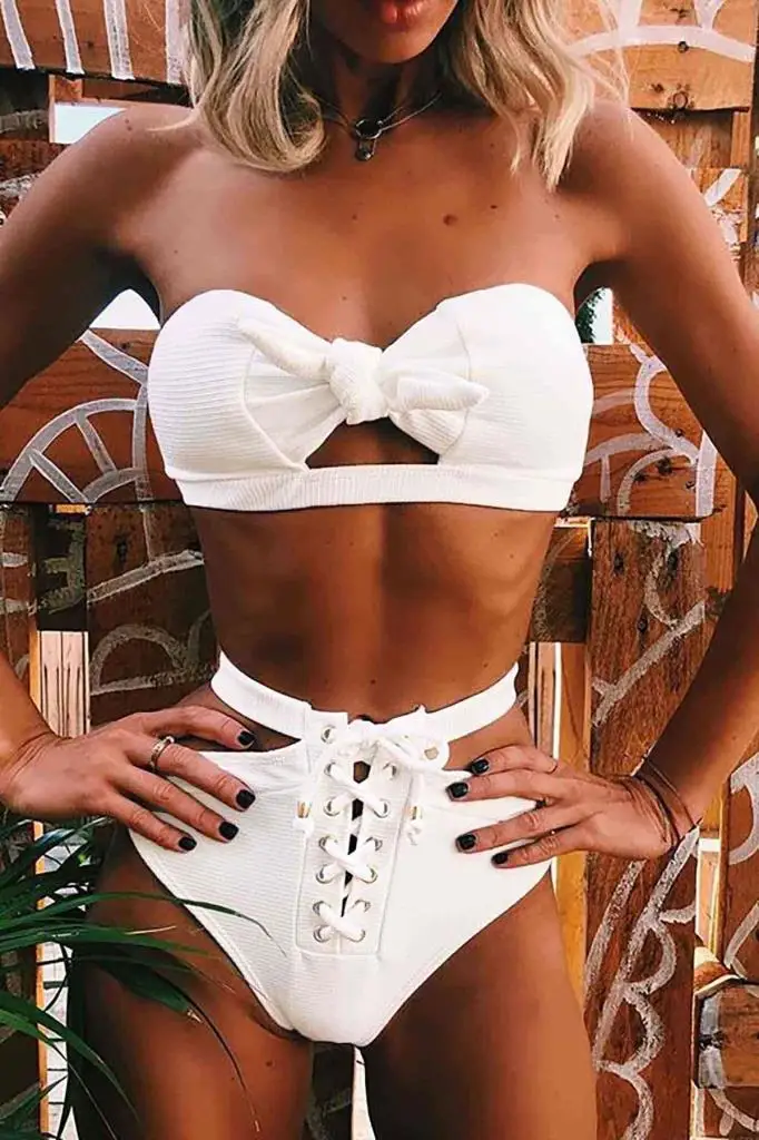 Angelsin – maillot de bain blanc, Design spécial