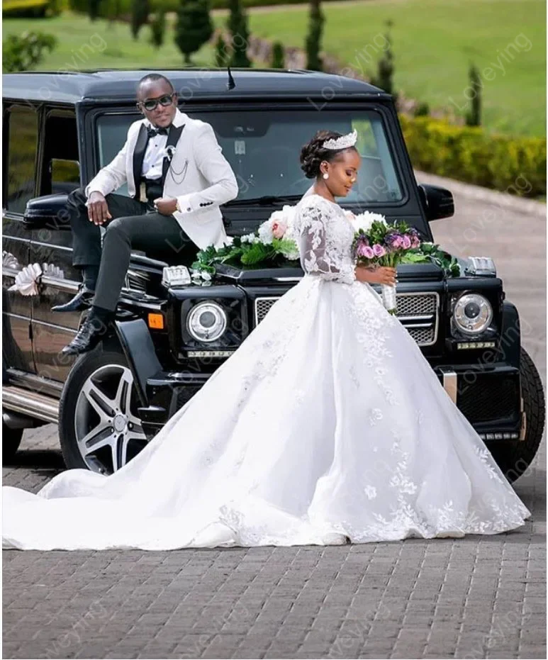 Customized New Long Sleeves African Ballgown Wedding Dresses Lace Black Girl Applique Sweep Train Bridal Gowns