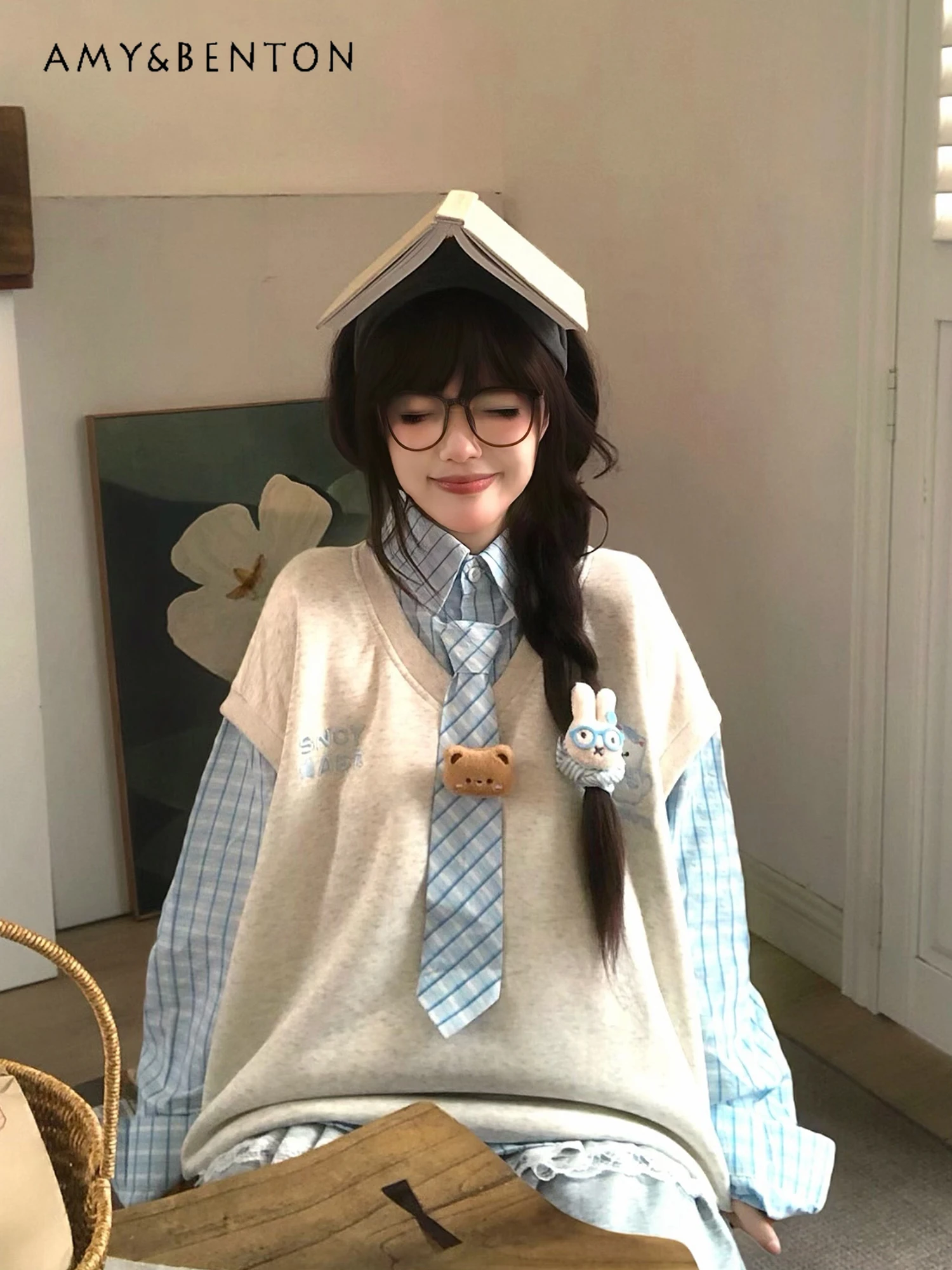 

Весенне-осенний серый свитшот в японском стиле с милым медведем для женщин, свободный черный топ с отложным воротником для колледжа