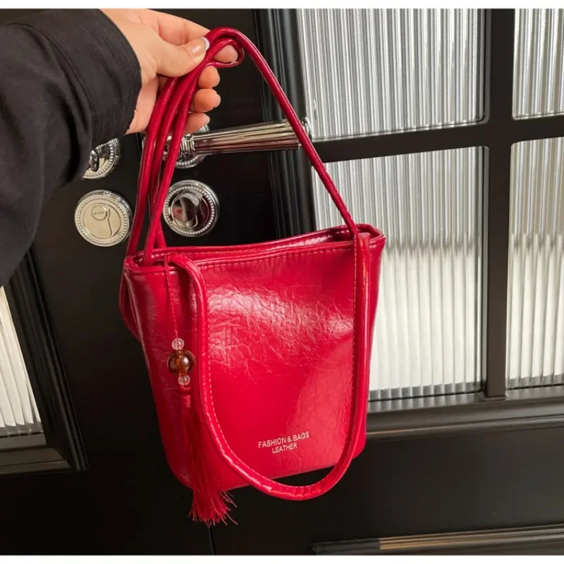 

High Quality PU 2024 Hot Selling Shoulder Bag Solid Color Hasp Atmospheric Fashionable Crossbody Bag Soft Versatile Handbag