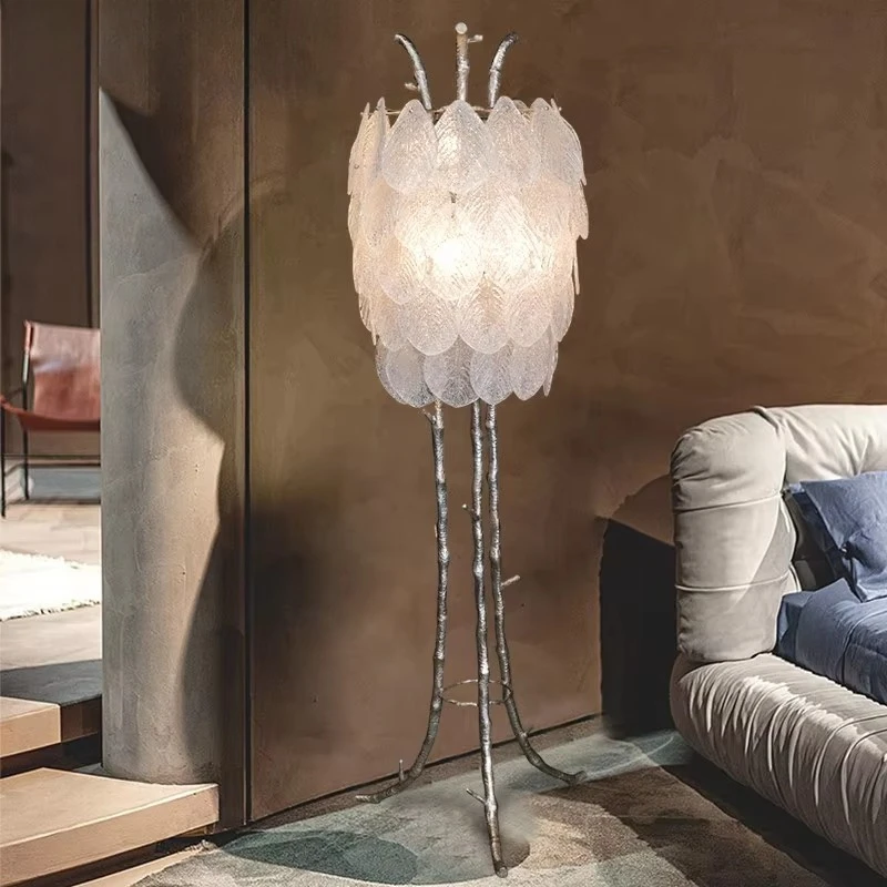 Modern brass floor lamps are suitable for metal lights in living rooms, bedrooms, and showrooms