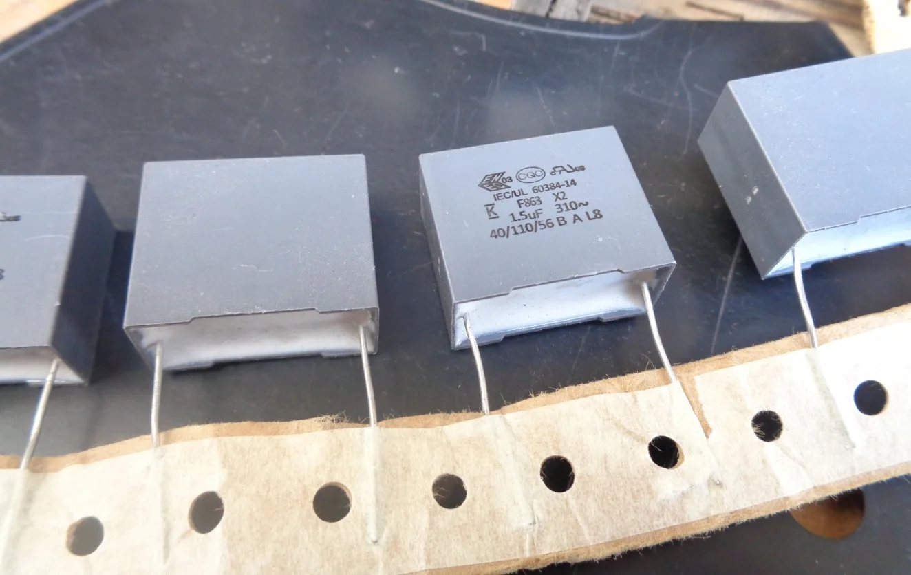 

12PCS NEW FALA 1.5UF 310VAC P23MM Film capacitance 155/310vac X2 310VAC1.5UF 26X22X13mm 1.5uf/310vac