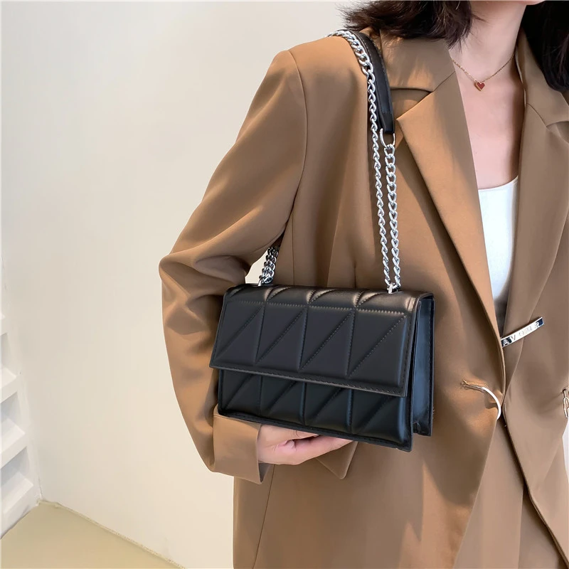 French Niche High-Grade Underarm Chain Small Bag Women 2024 New Versitile Fashion Internet Celebrity Shoulder Messenger Bag