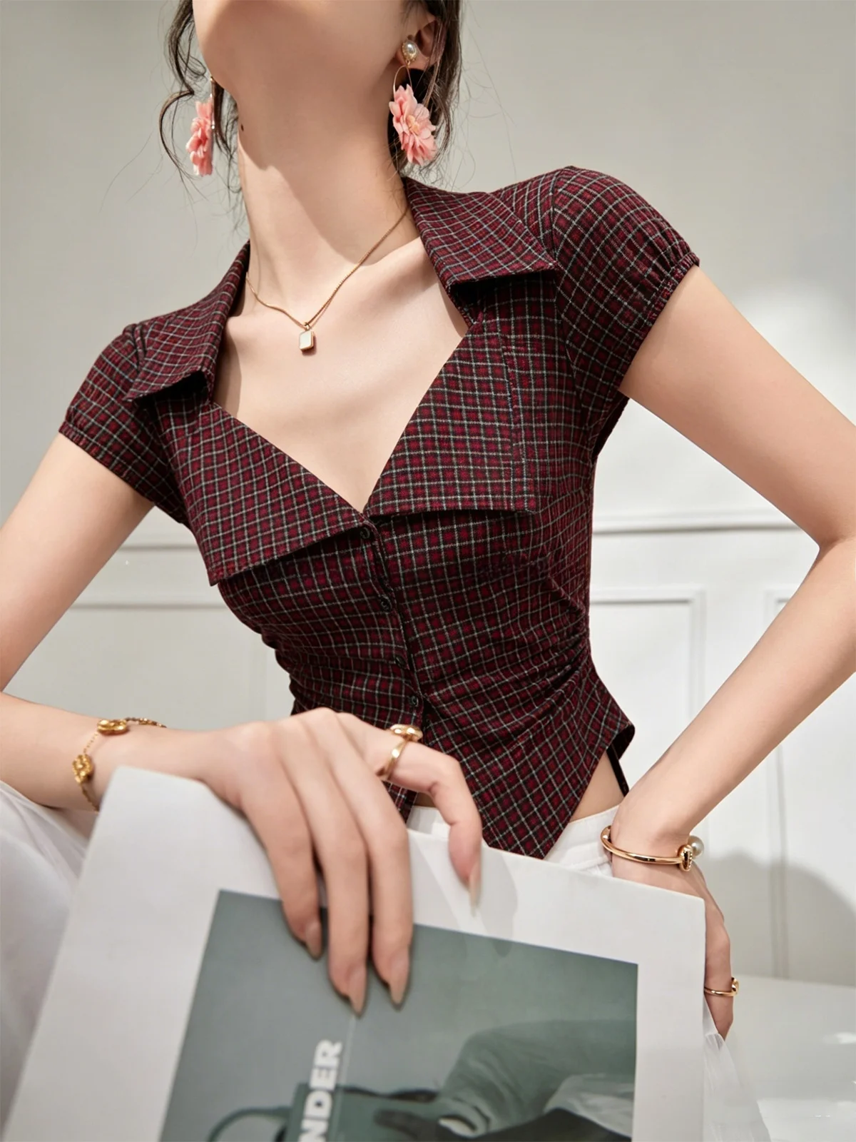 

Retro Hong Kong Style Short Sleeve Shirt Women's Summer Waist-Cinching Plaid Shirt Elegant Ladylike Loose Fit Autumn Wear